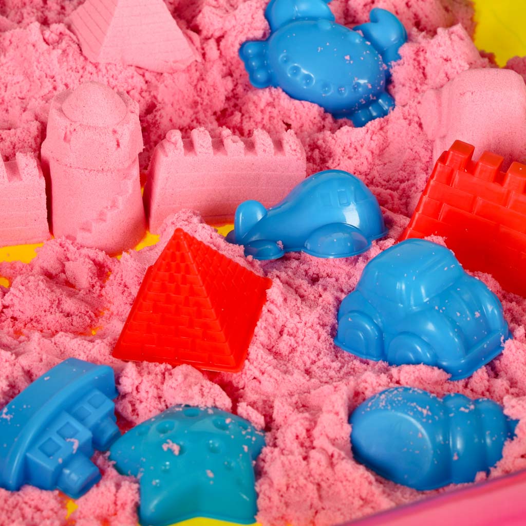 Kinētiskās smiltis kastē 2kg smilšu kaste + 16 formiņas