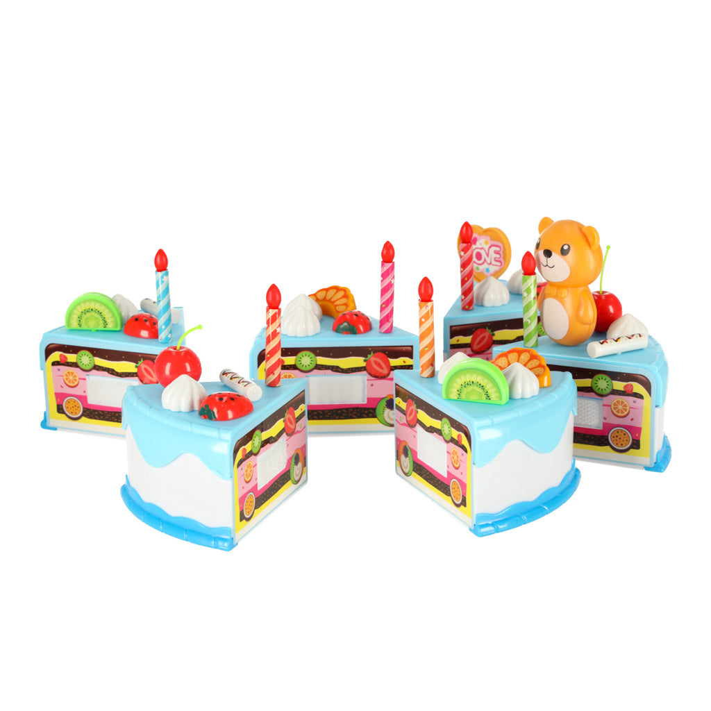 Dzimšanas dienas tortes griešana Virtuve 80 el. Zilais
