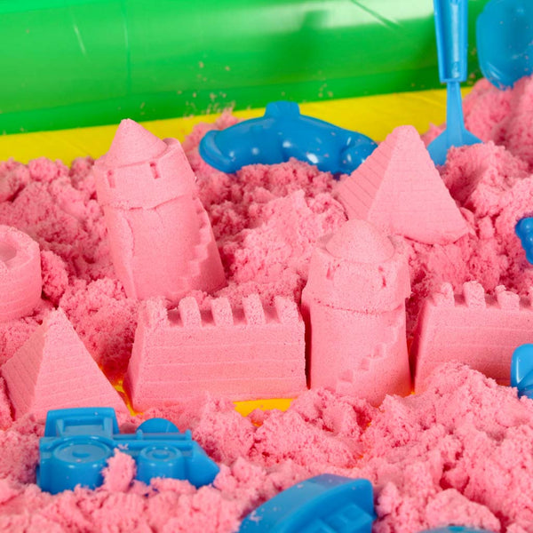 Kinētiskās smiltis kastē 2kg smilšu kaste + 16 formiņas