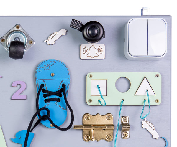 Koka manipulatīvais dēlis oranžais pulkstenis 50x37,5cm