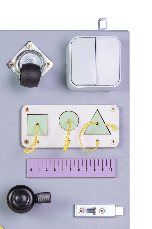 Koka manipulatīvais dēlis rozā pulkstenis 50x37,5cm