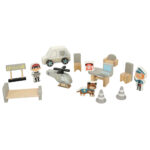 Komisariat-policji-drewniany-tor-radiowoz-helikoptery-parking-157253