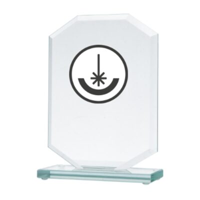 Стеклянный кубок с гравировкой