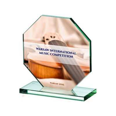 Стеклянный кубок