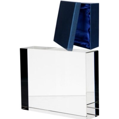 Стеклянный кубок