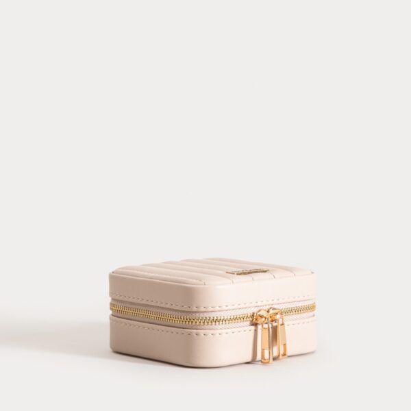 5906496752810_4 5906496752810_4