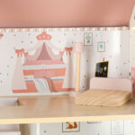 Domek-dla-lalek-drewniany-LULILO-Peonio-70cm-LED-roz-176208