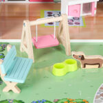 Domek-dla-lalek-drewniany-Lulilo-Gardeno-z-ogrodkiem-mebelki-70cm-rozowy-LED-176193