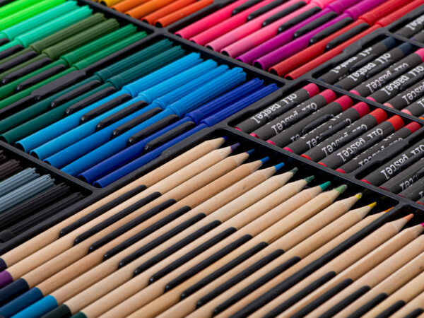 Zestaw-plastyczny-do-malowania-w-walizce-258el-822291 Zestaw-plastyczny-do-malowania-w-walizce-258el-822291