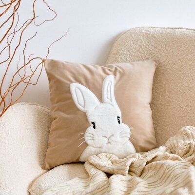 Наволочка | TRUSTI | бежевая с кроликом | 45x45 см | 884622