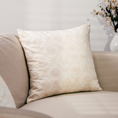 FARIS pillowcase with English embroidery in ecru flowers, 45x45 cm