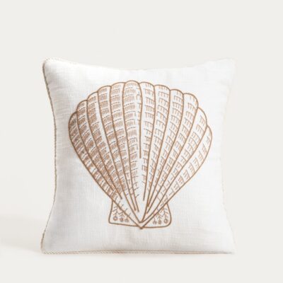 Наволочка | PREM | с вышитой ракушкой и вельветовой отделкой | 45x45 см | 769405