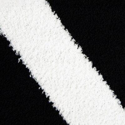 Koc | KOBE | gruby żakardowy w czarno-białe pasy | 130x170cm | 770043