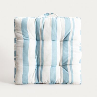 Poduszka | EVELYN | w błękitne pasy z pikowaniem i uchwytem | 50x50cm | 770524