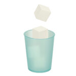 Kuchnia-dla-dzieci-drewniana-z-lodowka-tablica-kredowa-zlota-160607