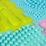 Mata-sensoryczna-puzzle-montessori-do-masazu-stop-8-elementow-pastelowe-172127