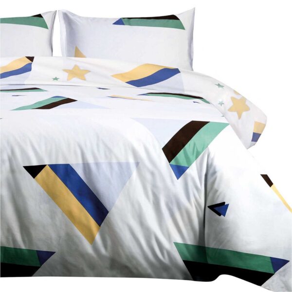 Realistic bed set mockup displaying a stylish bedding collection Realistic bed set mockup displaying a stylish bedding collection