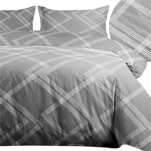 Realistic bed set mockup displaying a stylish bedding collection Realistic bed set mockup displaying a stylish bedding collection