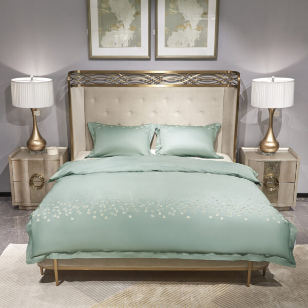 23254_23261_23268_ENTRY_01_Bedding_Camily_WEB