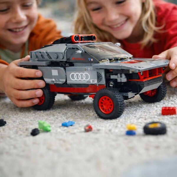 Samochod-Rastar-10120-Audi-RS-Q-e-tron-1-30-klocki-376el-183903 Samochod-Rastar-10120-Audi-RS-Q-e-tron-1-30-klocki-376el-183903