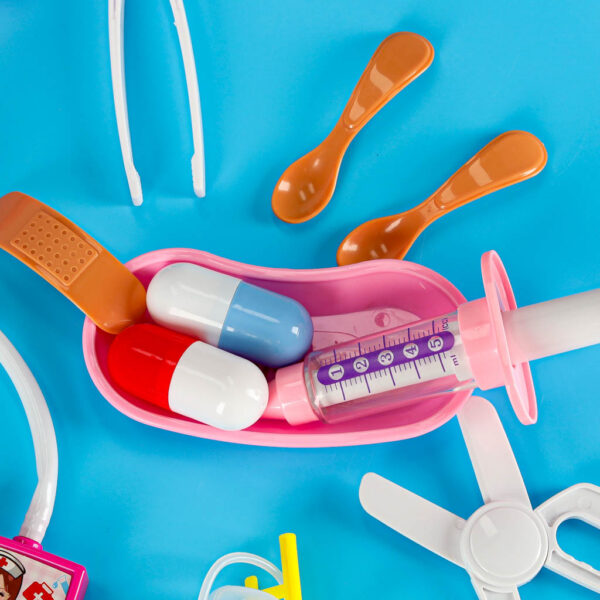 Zestaw-lekarza-w-kuferku-maly-doktor-dzwiek-35-elementow-178087 Zestaw-lekarza-w-kuferku-maly-doktor-dzwiek-35-elementow-178087